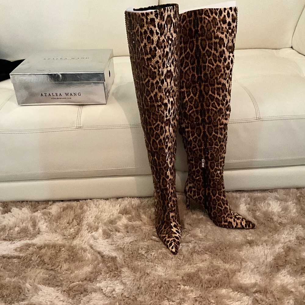 NIB AZALEA THIGH HIGH LEOPARD PRINT EMBELLISHED SEXY BOOTS 7,5 🔥🔥🔥